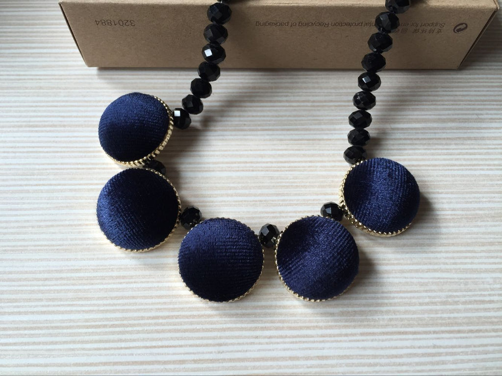 X404'' European and American Retro Style Velvet Round Square Geometric Pattern Contrasting Short Necklace Sweater Chain
