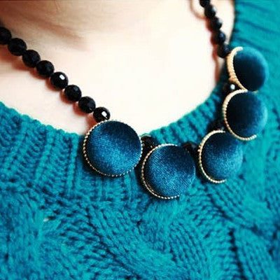 X404'' European and American Retro Style Velvet Round Square Geometric Pattern Contrast Short Necklace Sweater Chain
