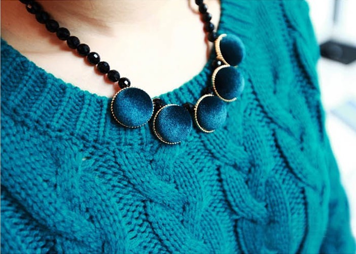 X404'' European and American Retro Style Velvet Round Square Geometric Pattern Contrasting Short Necklace Sweater Chain