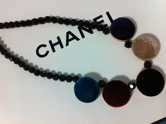 X404'' European and American Retro Style Velvet Round Square Geometric Pattern Contrasting Short Necklace Sweater Chain
