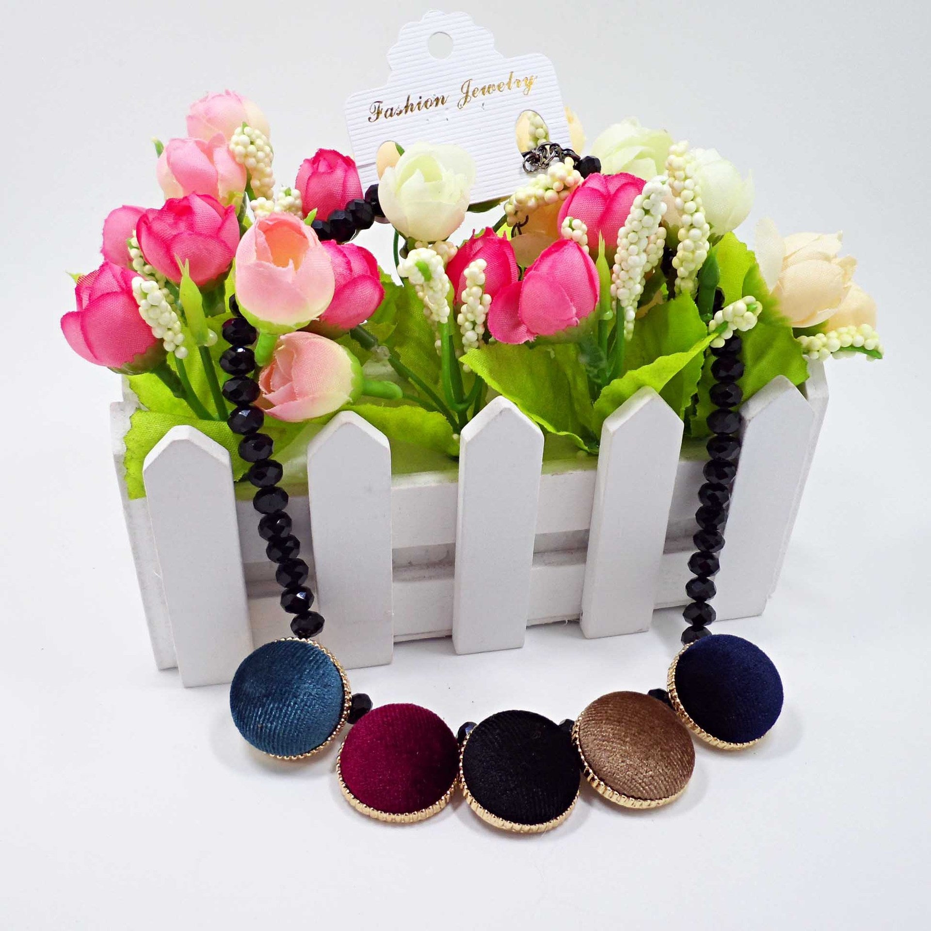 X404'' European and American Retro Style Velvet Round Square Geometric Pattern Contrast Short Necklace Sweater Chain