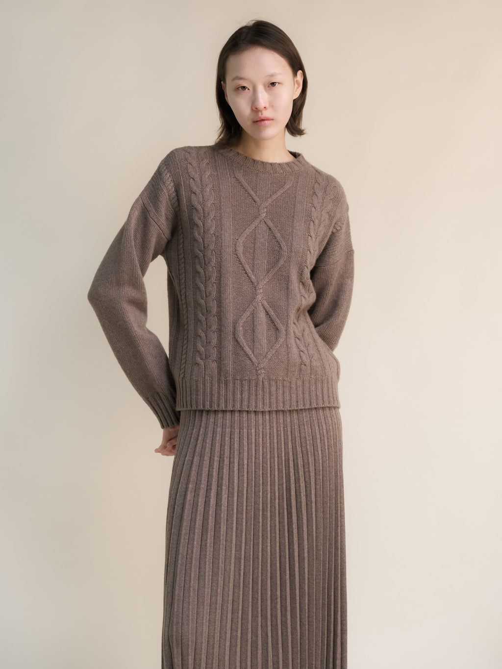 Maglione A Treccia In Mix Lana Cashmere Girocollo Con Maniche Lunghe