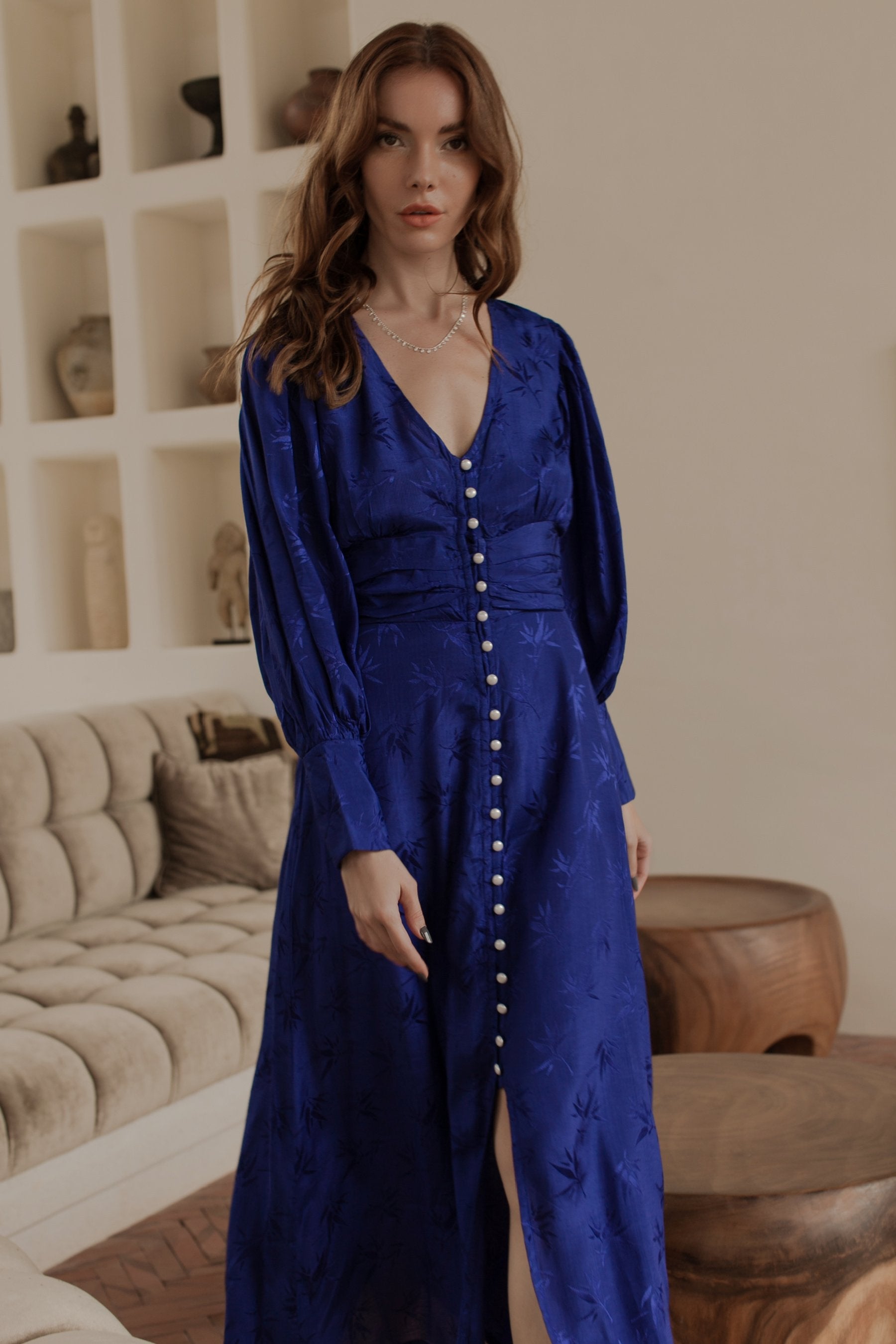 Abito Midi Con Bottoni Di Perla In Rayon Leggero Traspirante