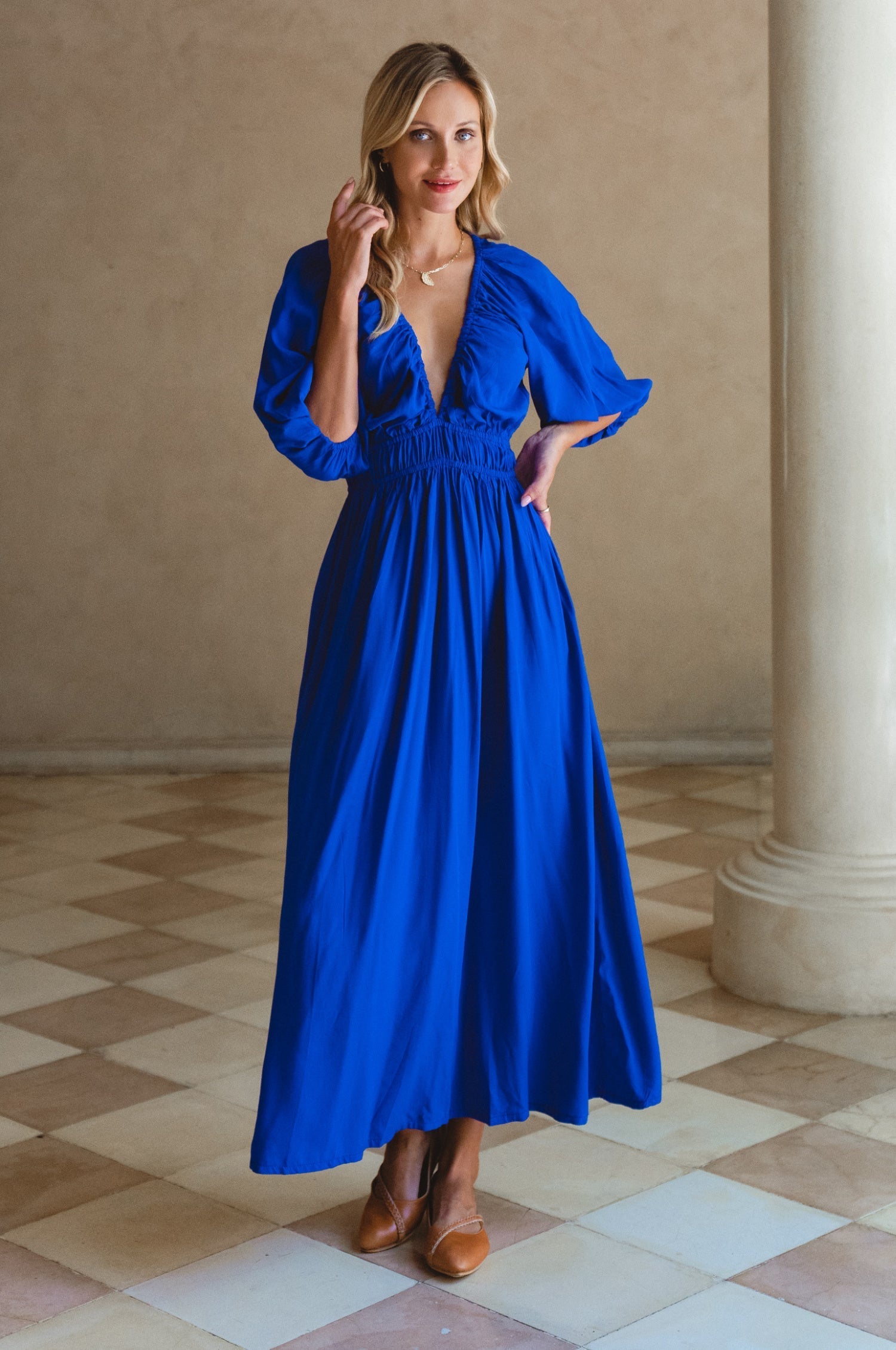 Abito Maxi in Rayon Kezas con Scollo a V Elasticizzato e Maniche Vaporose