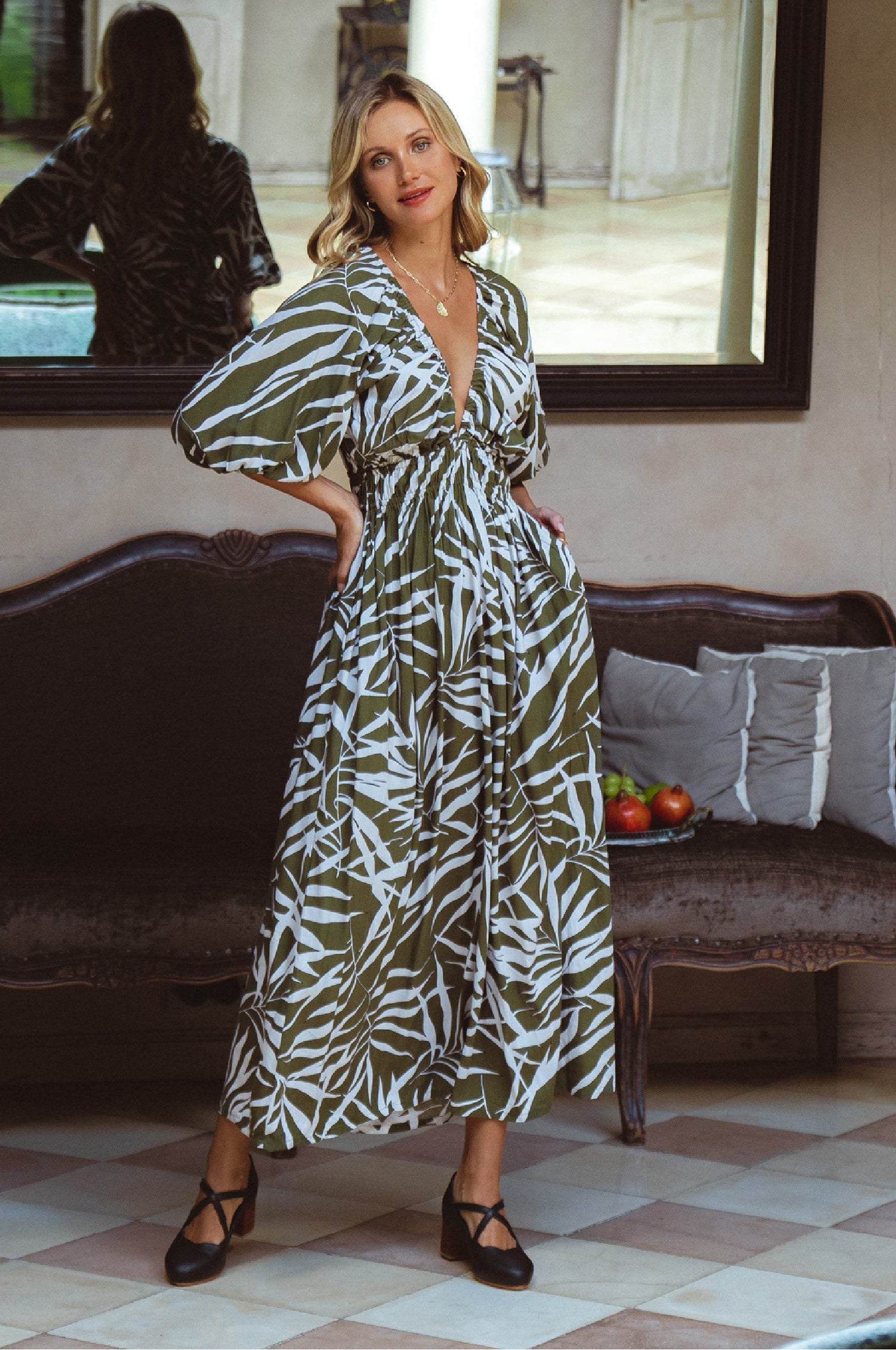 Abito Lungo in Rayon Kezas con Scollo a V Vita Elasticata e Maniche Voluminose