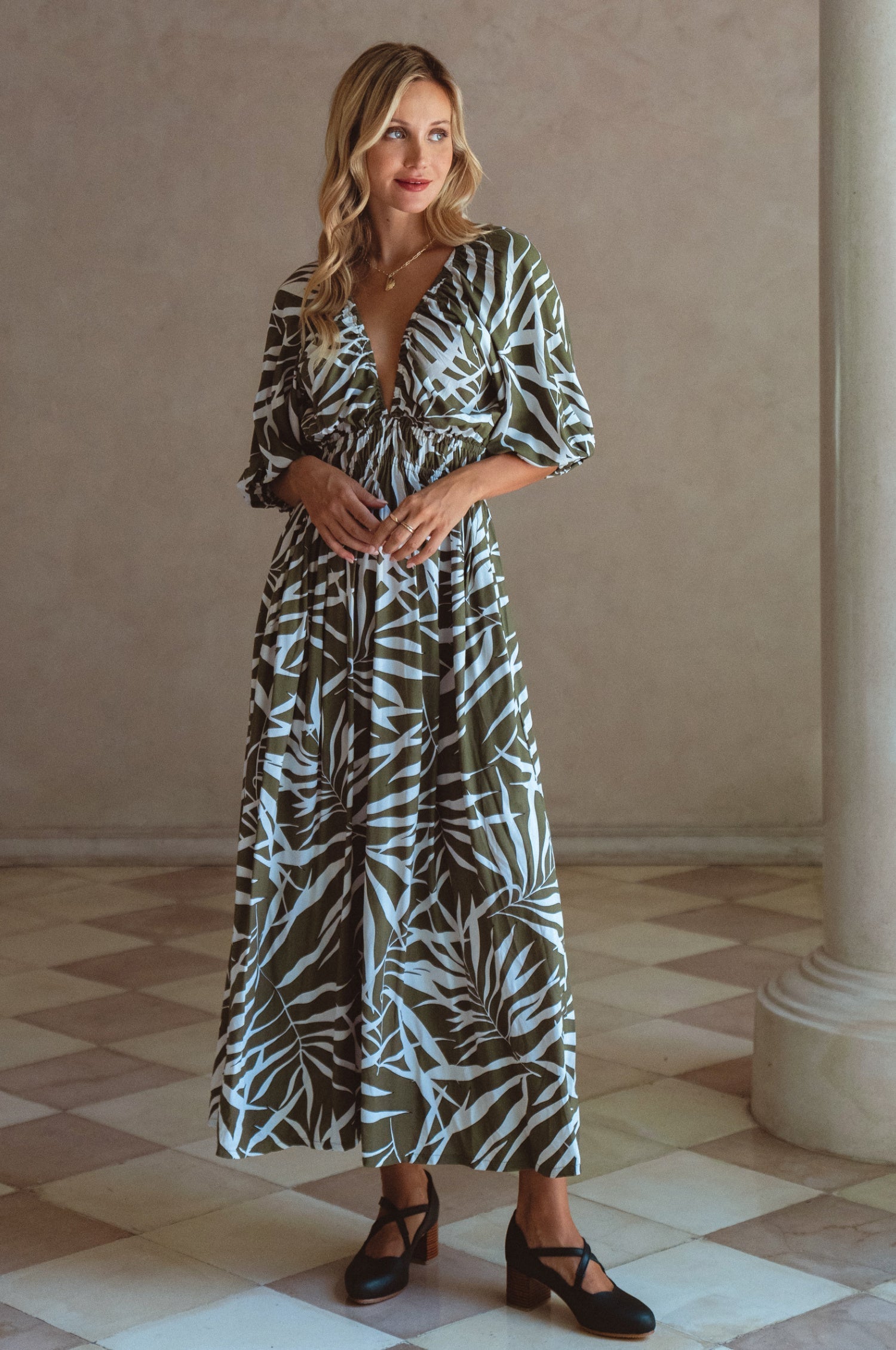 Abito Lungo in Rayon Kezas con Scollo a V Vita Elasticata e Maniche Voluminose