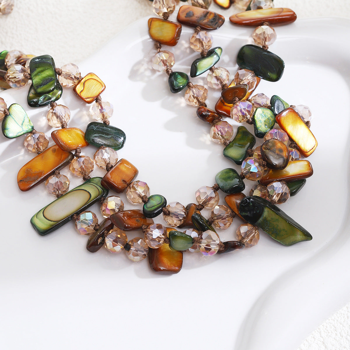 Forest Green Shell Multi-Layered Beaded Necklace for Women Bohemian Small Fresh White Beaded Clavicle Chain