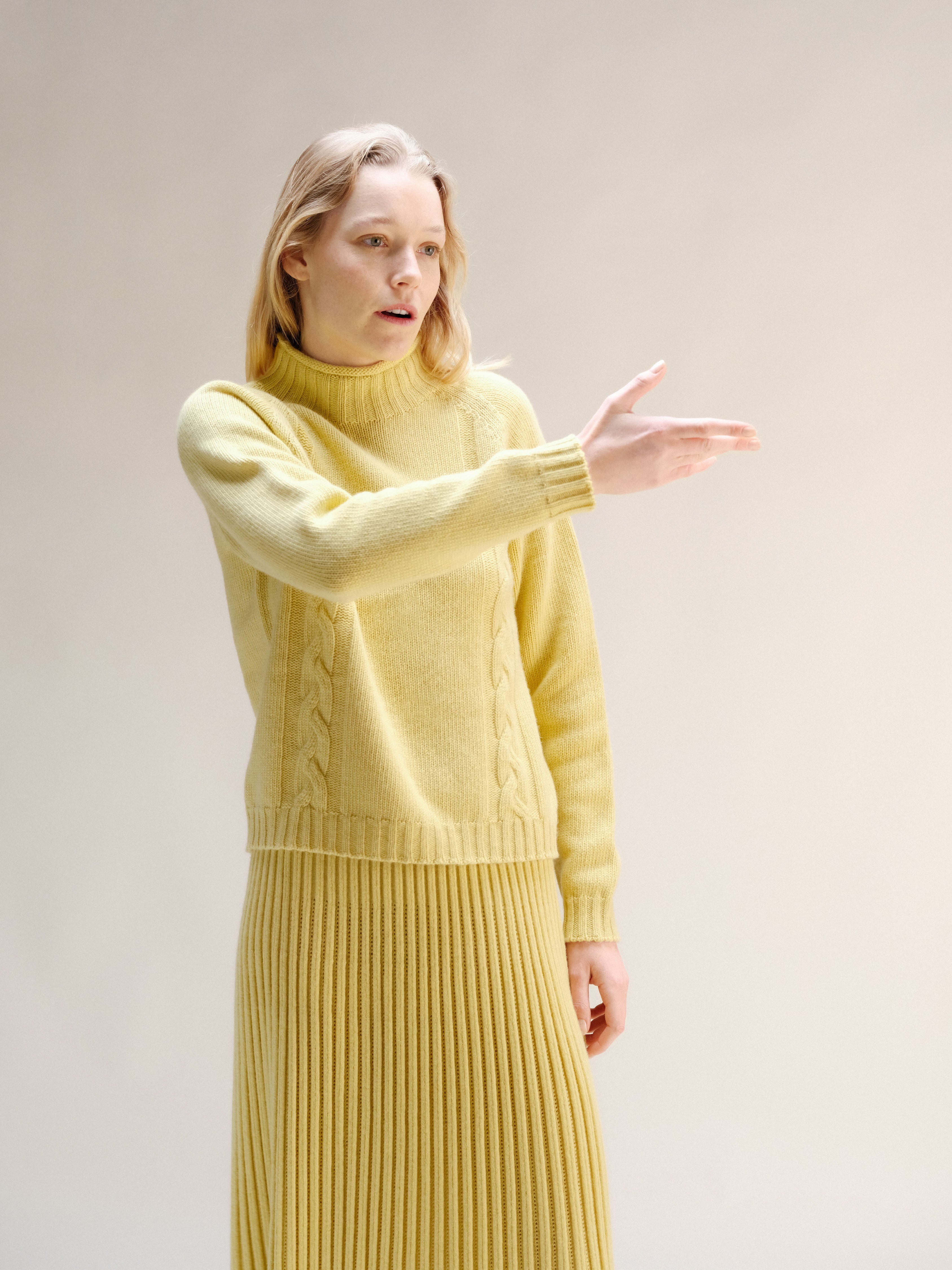 Maglione Mistura Cachemire Collo Alto Ricciolo Con Treccia Laterale