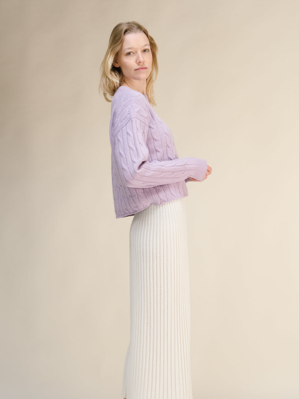 Maglia A Treccia Cashmere Mix Girocollo Taglio Corto