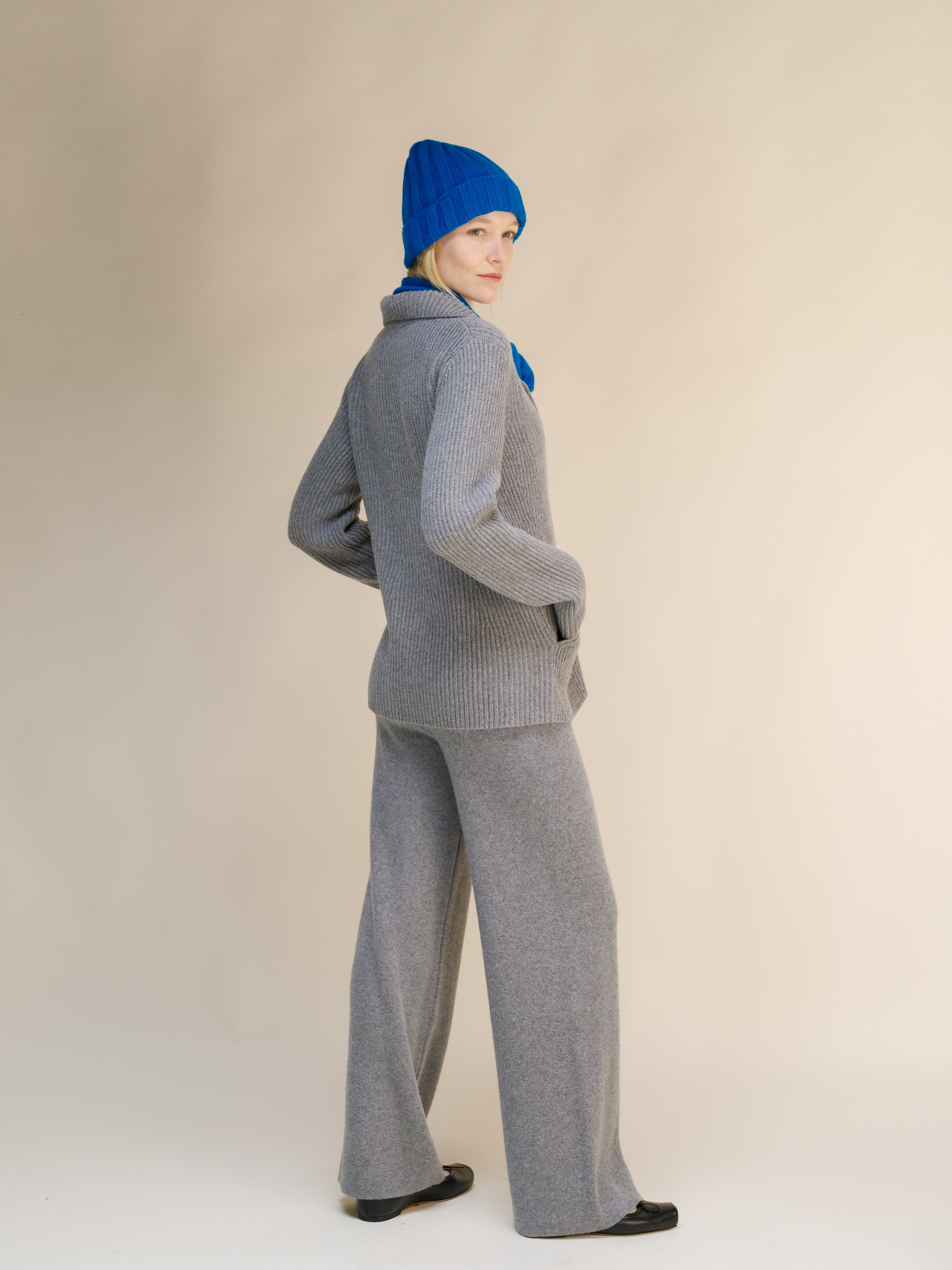 Berretto A Coste In Cashmere Misto Lana Prodotto Locale In Toscana