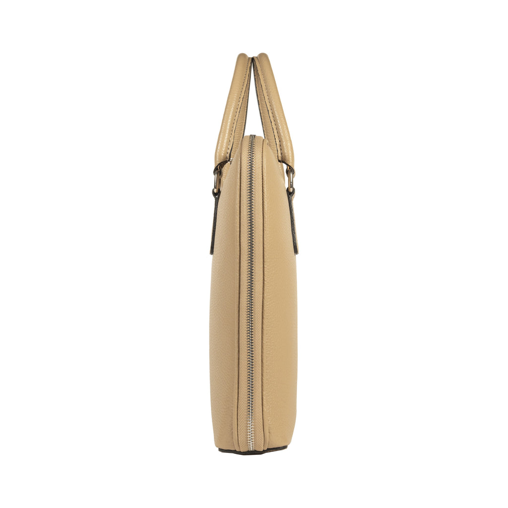 RB1019AQ | Cartella Business Unisex in Vera Pelle Made in Italy con tracolla removibile. Attacchi con moschettoni in metallo Nickel Lucido - Colore Taupe - Dimensioni: cm 37 x 29 x 6,5-3
