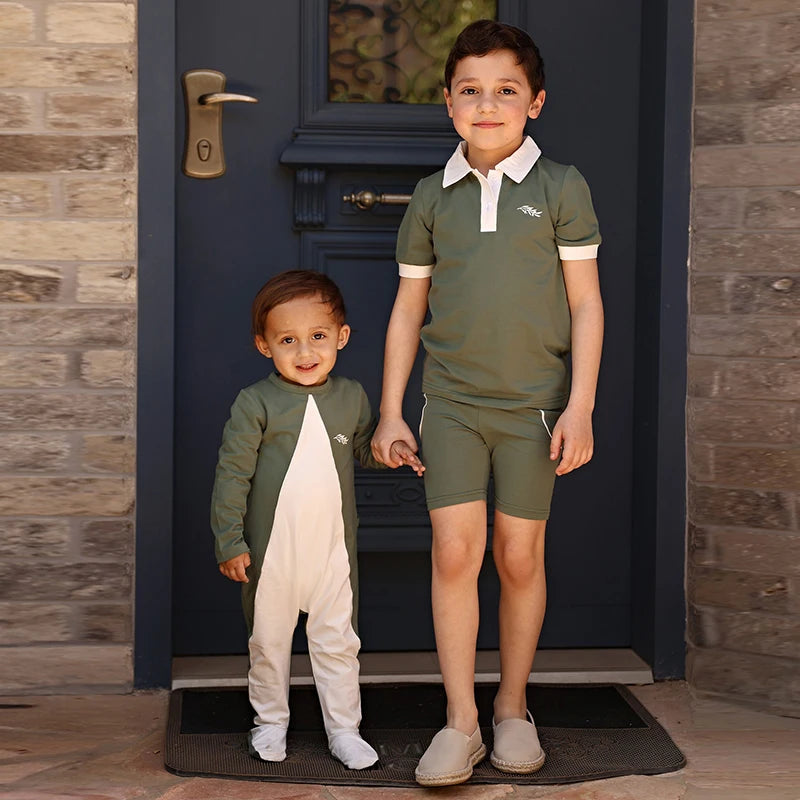 AA-SS26 Set Abito Shabbos Verde Beige Coordinato Famiglia Abbigliamento Bambini Vestiti con Fiocco Stampa Foglie d'Ulivo Set per Ragazzi Tutina per Neonati
