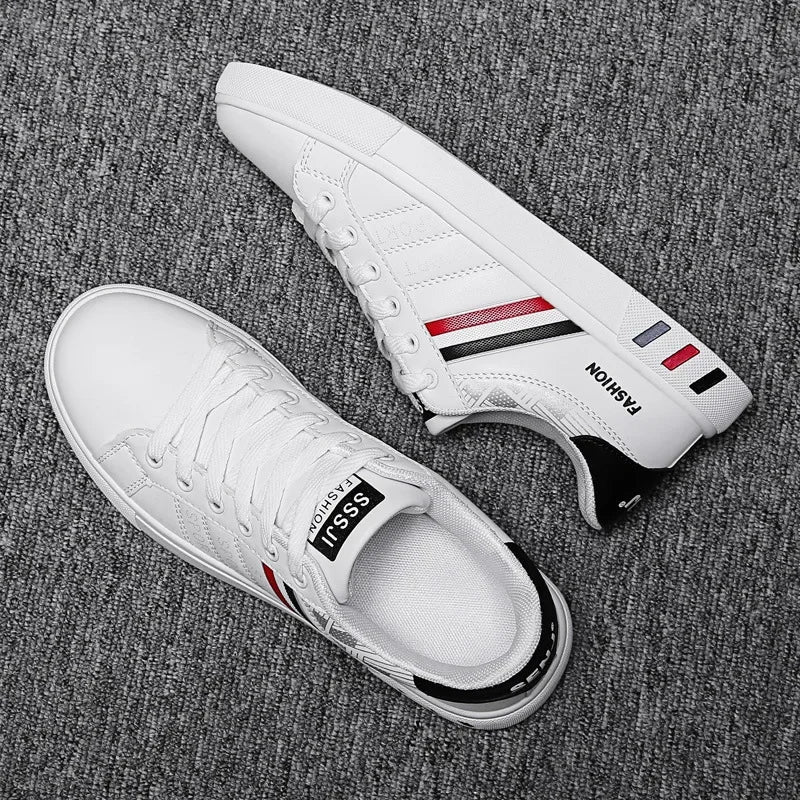 Scarpe da ginnastica estive da uomo Scarpe vulcanizzate casual Scarpe da lavoro bianche piatte leggere e traspiranti per uomo Scarpe da tennis Tênis Masculino