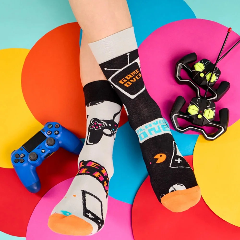 Calzini da donna per uomo Calzini creativi in cotone asimmetrico AB Personalità della moda Tendenza Coppia di cartoni animati Calzini divertenti Sox quotidiano di grandi dimensioni