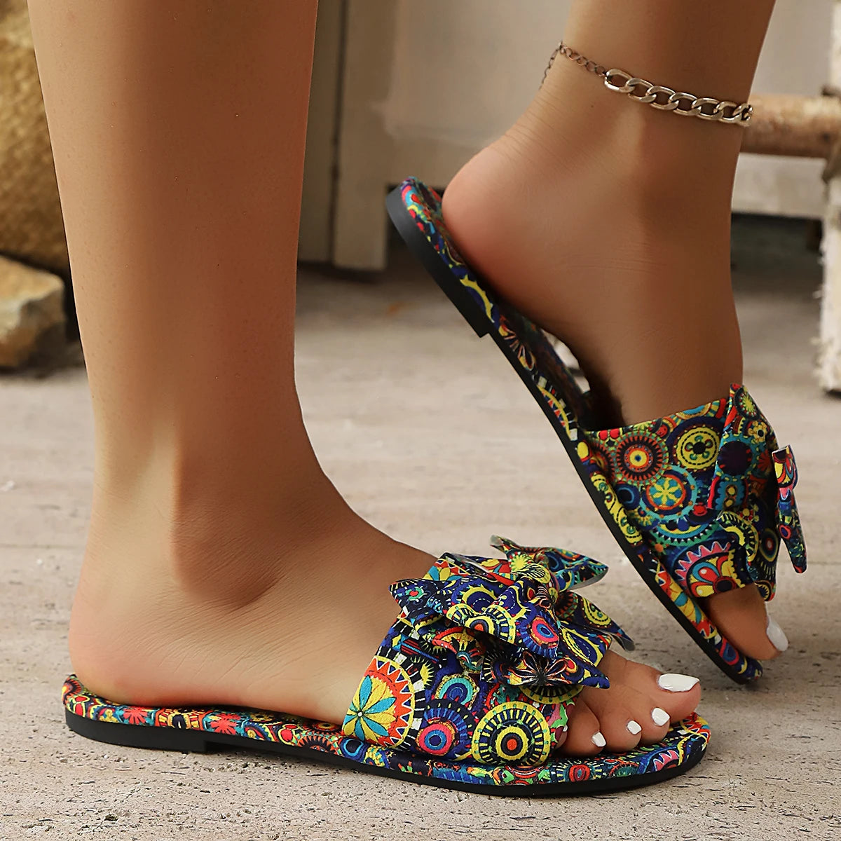 Scarpe casual leggere Infradito Pantofole di grandi dimensioni alla moda Pantofole da donna per la casa Sandali con motivo floreale bohémien Scivoli da donna