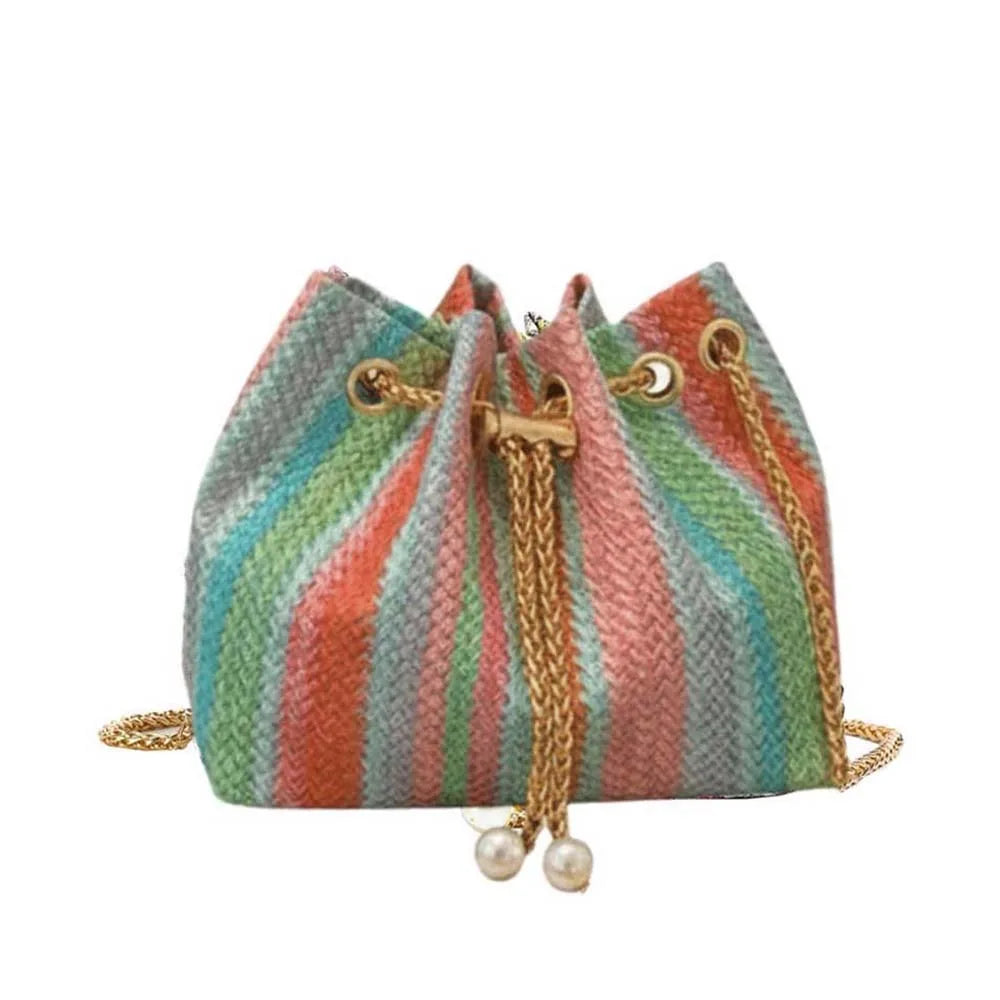 Borsa a tracolla grande in paglia intrecciata con strisce color arcobaleno, sacca a secchiello con coulisse e catena, borsa a tracolla da spiaggia