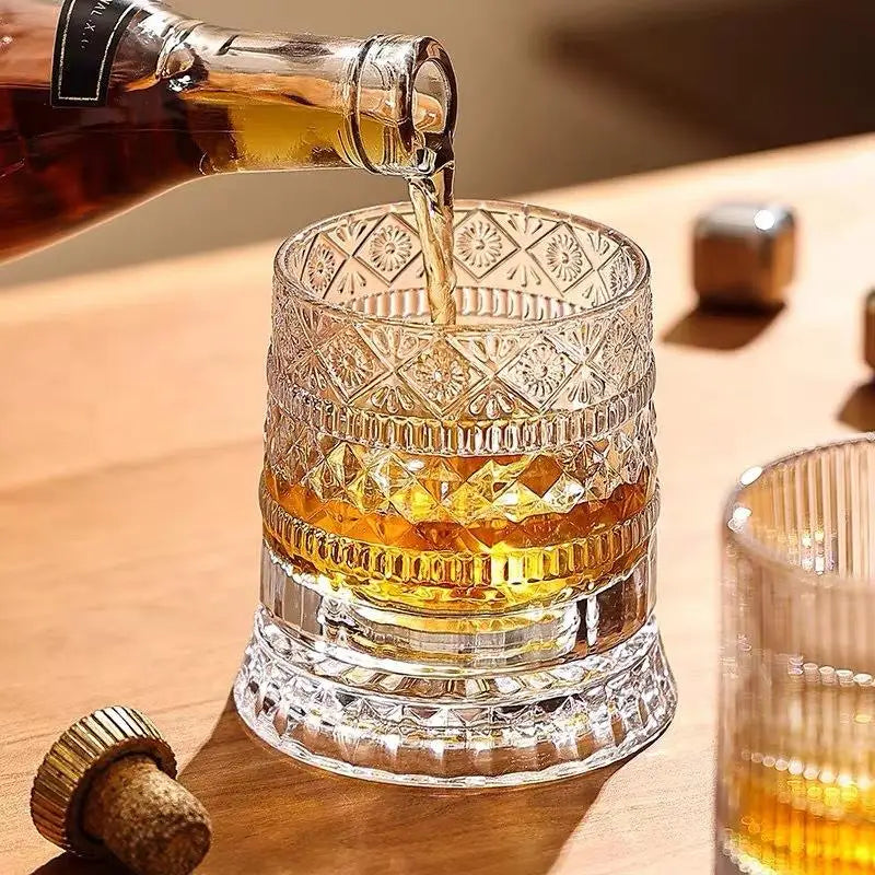 Set di 1 Bicchiere da Whisky Rotante da 260ML, Bicchiere Creativo in Cristallo Premium per Birra, Bicchiere per Liquori con Base, Bicchiere da Vino Dritto con Rilievo