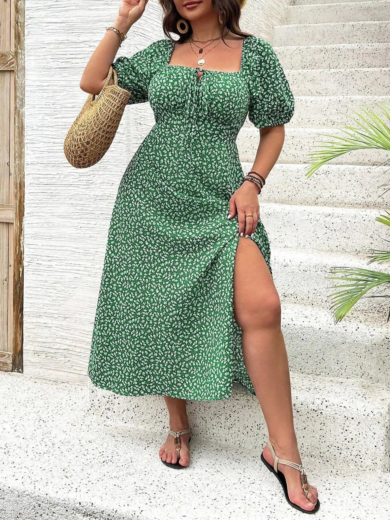 【Plus Size】Abito con scollo quadrato con stampa floreale Ditsy, abito casual alla moda a maniche lunghe per l'uso quotidiano all'aperto, abbigliamento da donna plus size