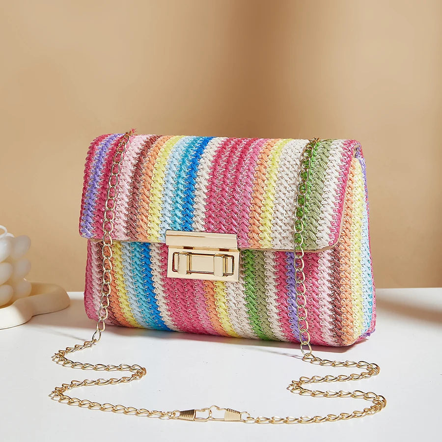 Borse da spiaggia estive in paglia intrecciata a mano in rattan Borsa da donna con chiusura Catene intrecciate Borsa a tracolla con patta Borsa a tracolla colorata con pannelli