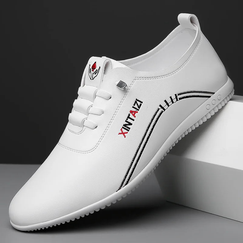 2024 scarpe casual da uomo in pelle versatili calzature bianche da lavoro moda antiscivolo mocassini comodi maschili nuovo piatto leggero