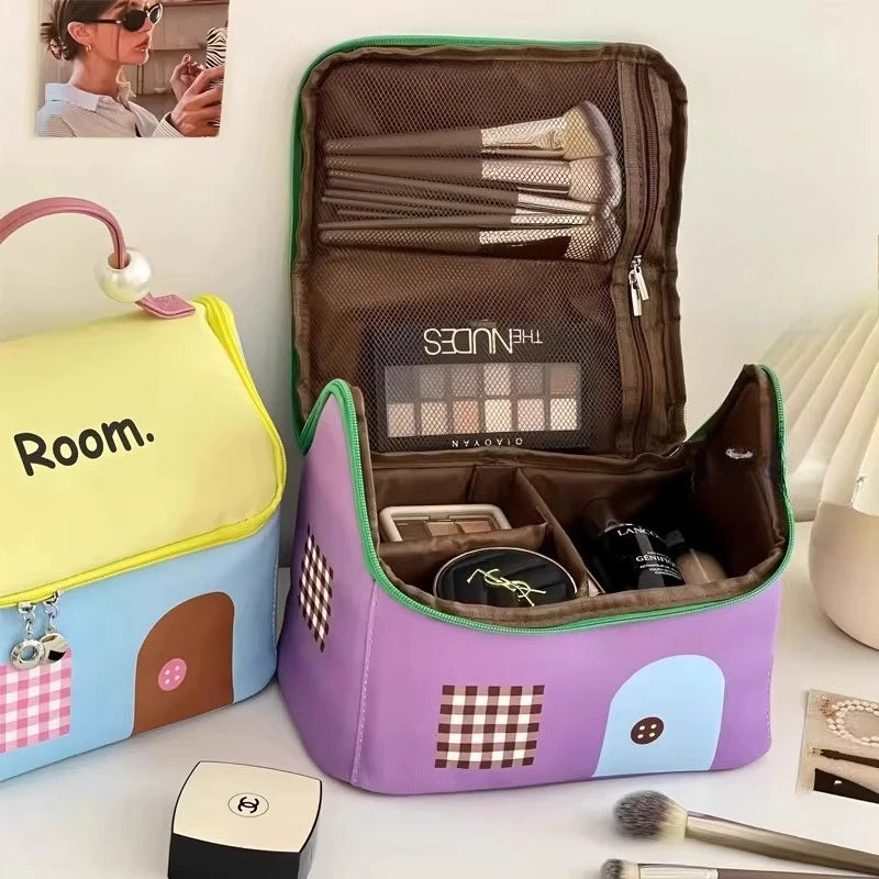 Borsa per il trucco di design per la casa 2024 Nuova borsa da toilette portatile con dopamina di grande capacità, organizer da viaggio impermeabile multifunzione