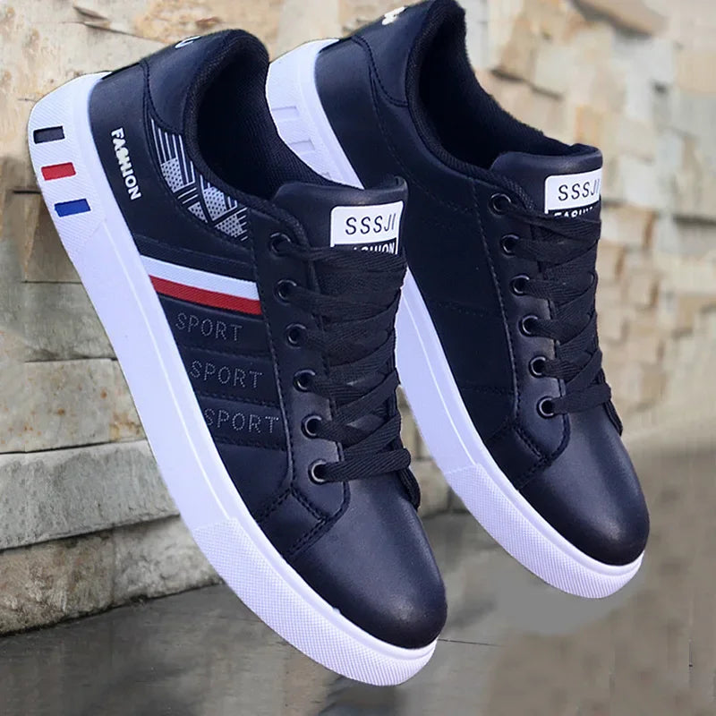 Scarpe da ginnastica estive da uomo Scarpe vulcanizzate casual Scarpe da lavoro bianche piatte leggere e traspiranti per uomo Scarpe da tennis Tênis Masculino