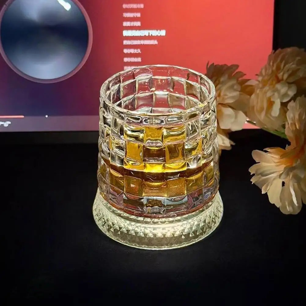 Set di 1 Bicchiere da Whisky Rotante da 260ML, Bicchiere Creativo in Cristallo Premium per Birra, Bicchiere per Liquori con Base, Bicchiere da Vino Dritto con Rilievo