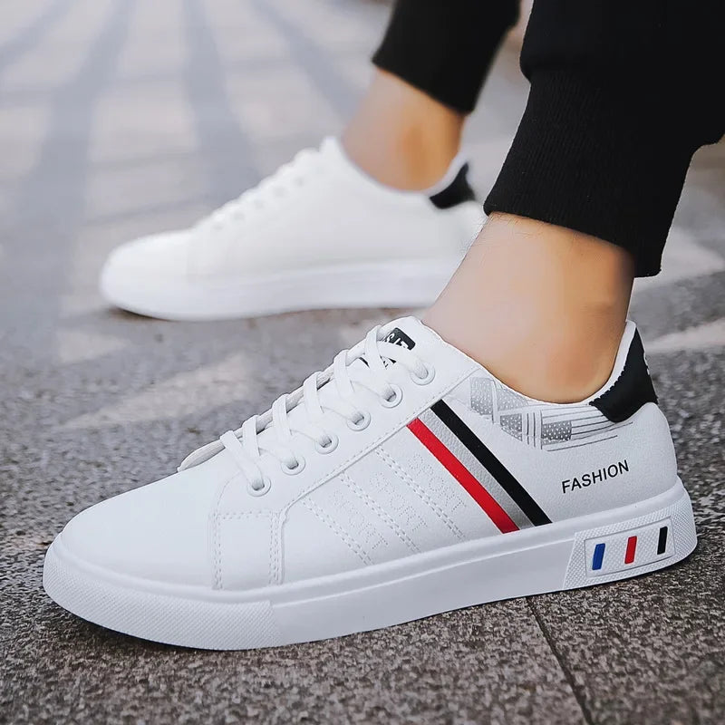 Scarpe da ginnastica da uomo Scarpe casual bianche Scarpe basse leggere e traspiranti Scarpe vulcanizzate con lacci alla moda Scarpe da uomo da esterno antiscivolo Tenis