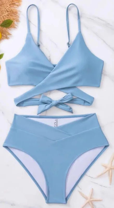 2026 Costume da bagno bikini sexy Vendita calda della stagione Nuovo cinturino in puro colore Costumi da bagno in due pezzi da donna Alla moda e attraente Beachwear