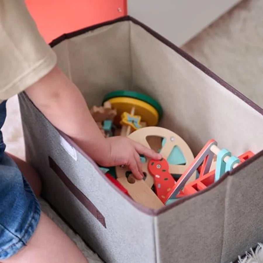 Tavolo da gioco in legno Teamson a tema carnevale con ferrovia, giostra e ruota panoramica, set interattivo per bambini