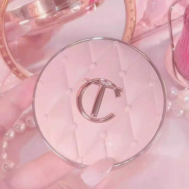 Charlotte Tilbury CT Base Makeup Cushion By The Pillow Correttore a lunga tenuta, fondotinta cushion liscio, leggero e idratante