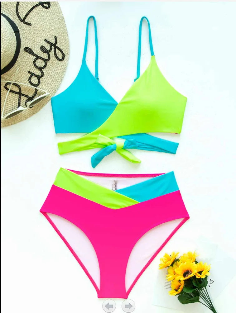 2026 Costume da bagno bikini sexy Vendita calda della stagione Nuovo cinturino in puro colore Costumi da bagno in due pezzi da donna Alla moda e attraente Beachwear