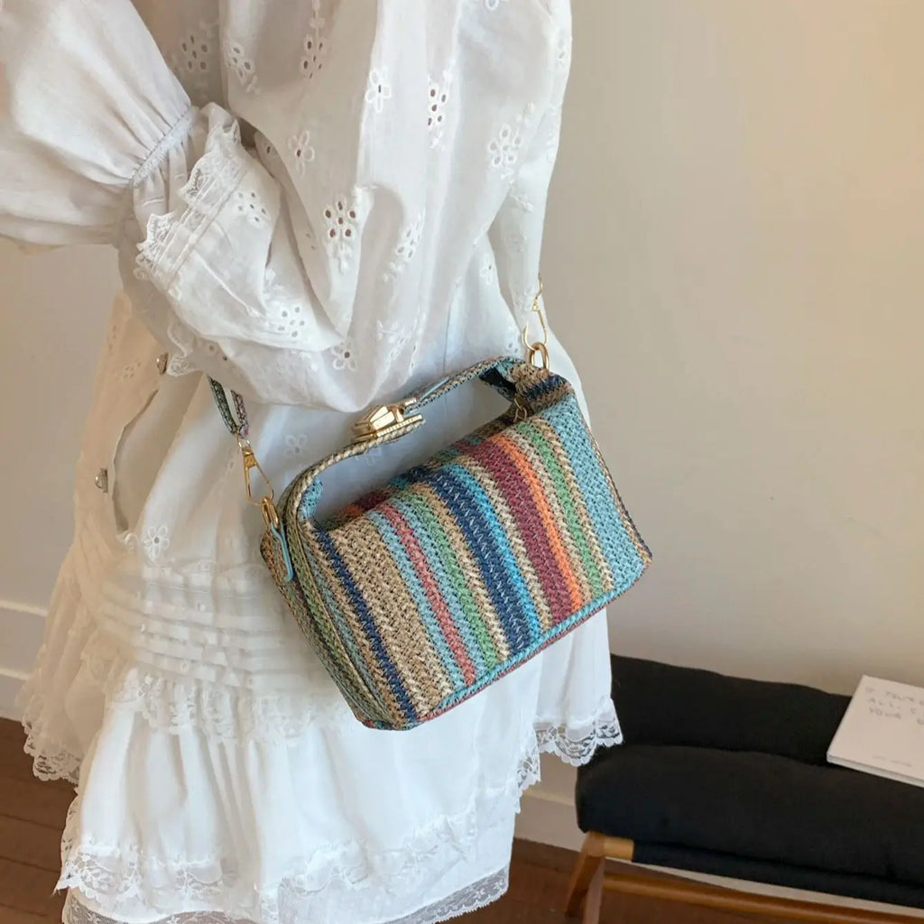 Borsa estiva per tessitura erba arcobaleno 2025 Nuova borsa a tracolla casual alla moda Borsa a tracolla alla moda Borsa quadrata piccola da donna