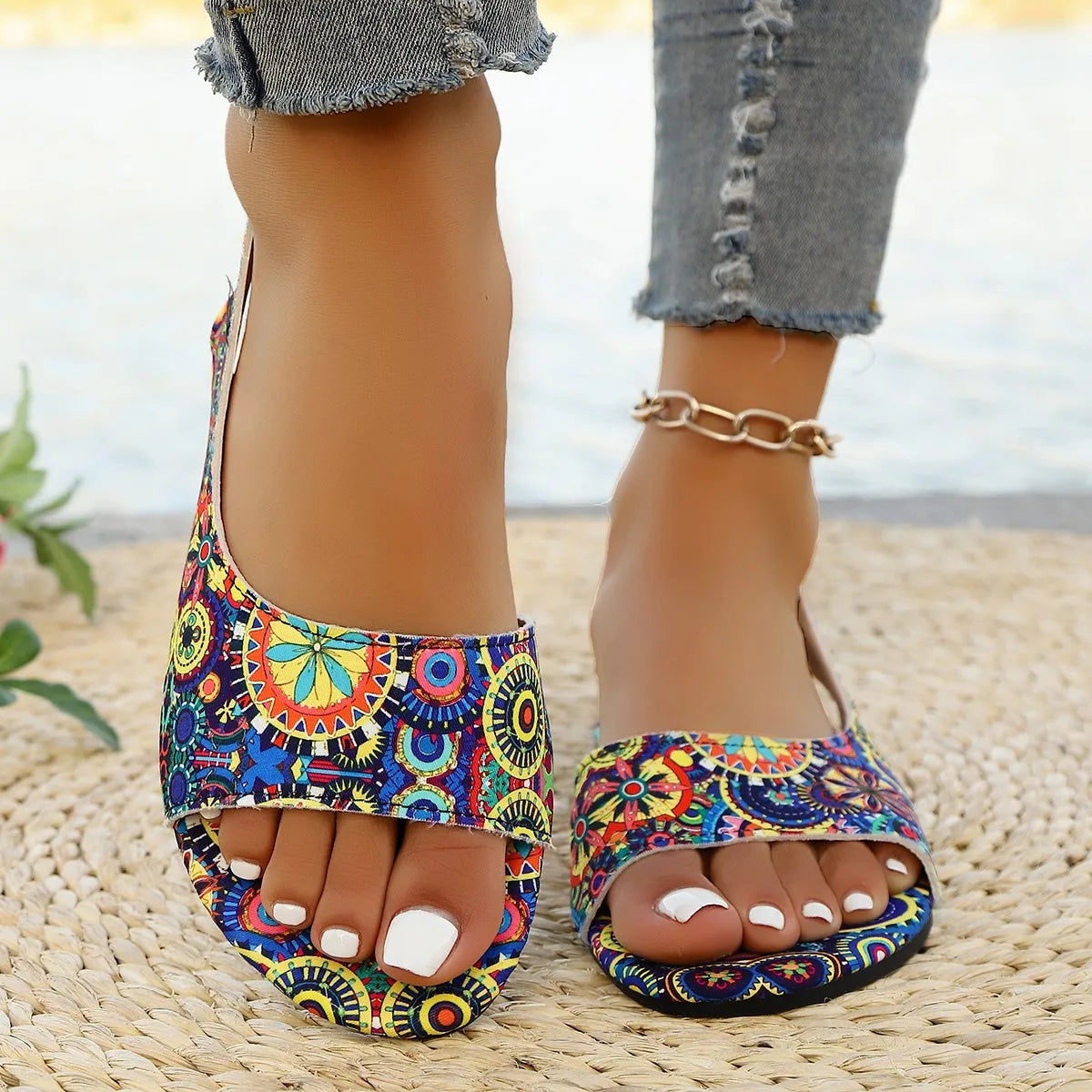 Pantofole da donna Sandali con motivo floreale bohémien Scarpe casual leggere Infradito Pantofole di grandi dimensioni alla moda Scivoli da casa da donna
