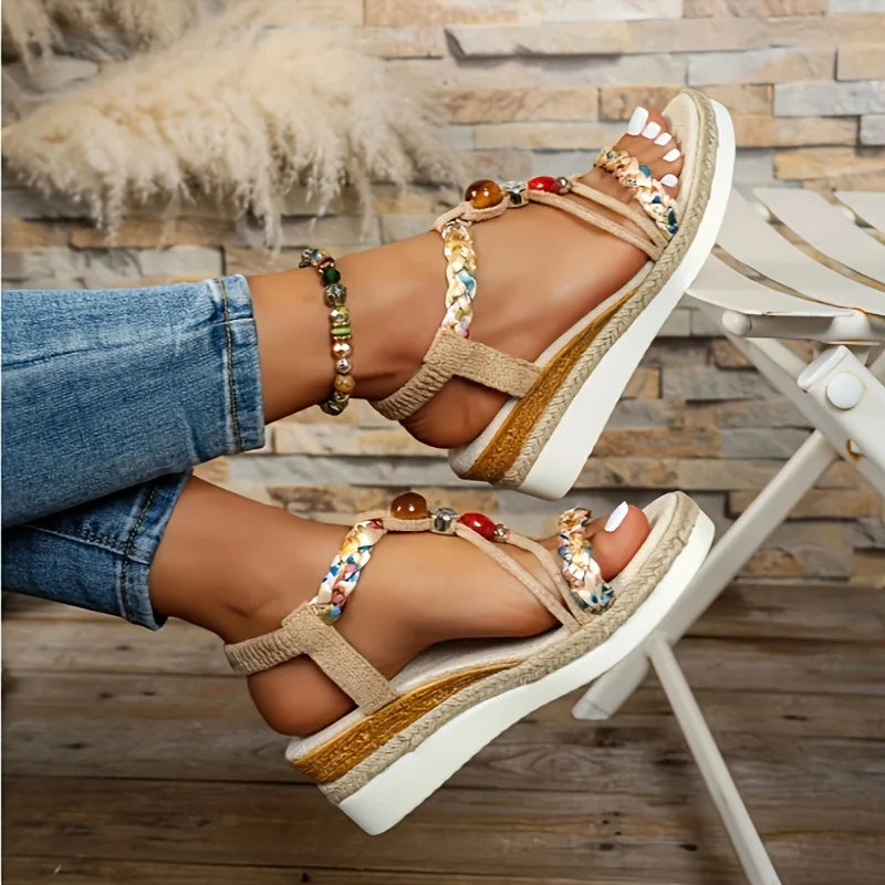 Sandali con Zeppa Bohemien da Donna 2025 Nuovi Sandali con Plateau Colorati con Cinturino Intrecciato e Perline Scarpe Estive Casual con Punta Aperta da Spiaggia
