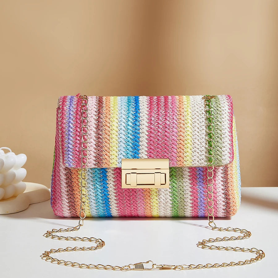 Borse da spiaggia estive in paglia intrecciata a mano in rattan Borsa da donna con chiusura Catene intrecciate Borsa a tracolla con patta Borsa a tracolla colorata con pannelli