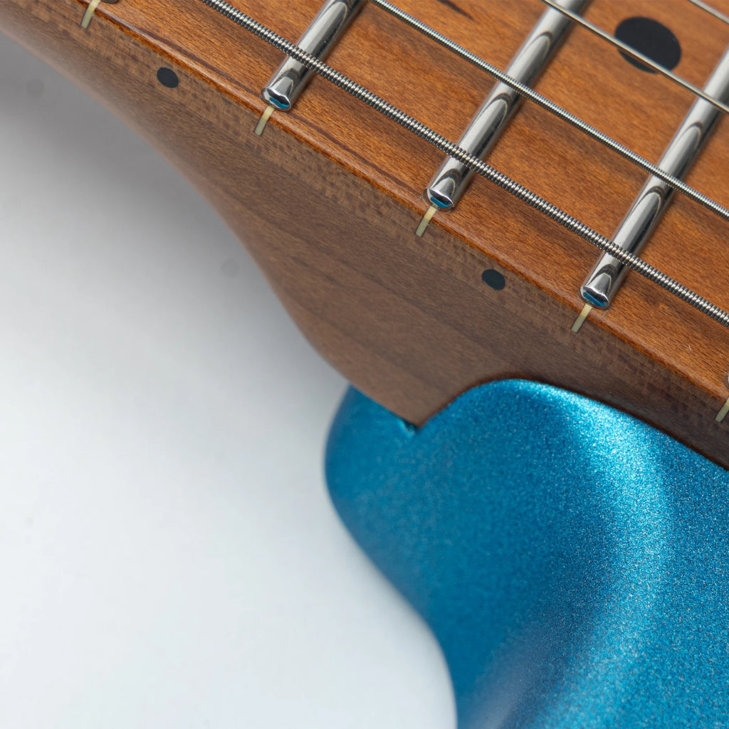 EART Guitar Nexus-S2, chitarra elettrica HSS in mogano arrosto/acero da 25,5".