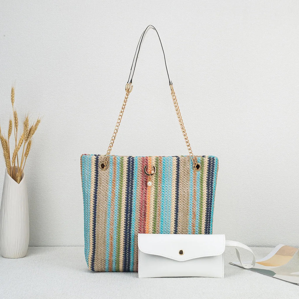 Borsa da Spiaggia in Paglia Intrecciata per Donna, Grande Borsa a Tracolla con Catena, Design da Viaggio con Chiusura a Patta