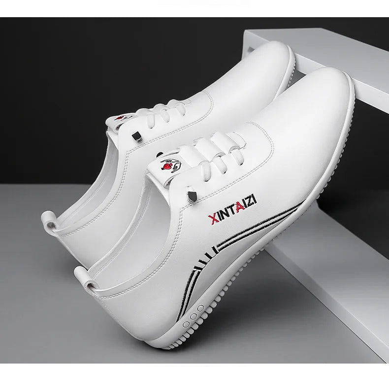 2024 scarpe casual da uomo in pelle versatili calzature bianche da lavoro moda antiscivolo mocassini comodi maschili nuovo piatto leggero
