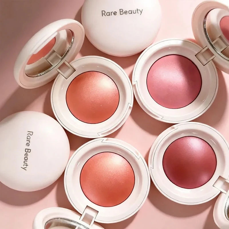 Set di blush Rare Beauty: Blush liquido effetto purè di patate, Blush in polvere che esalta il colore della pelle, con texture fine, facile da applicare e sfumare.