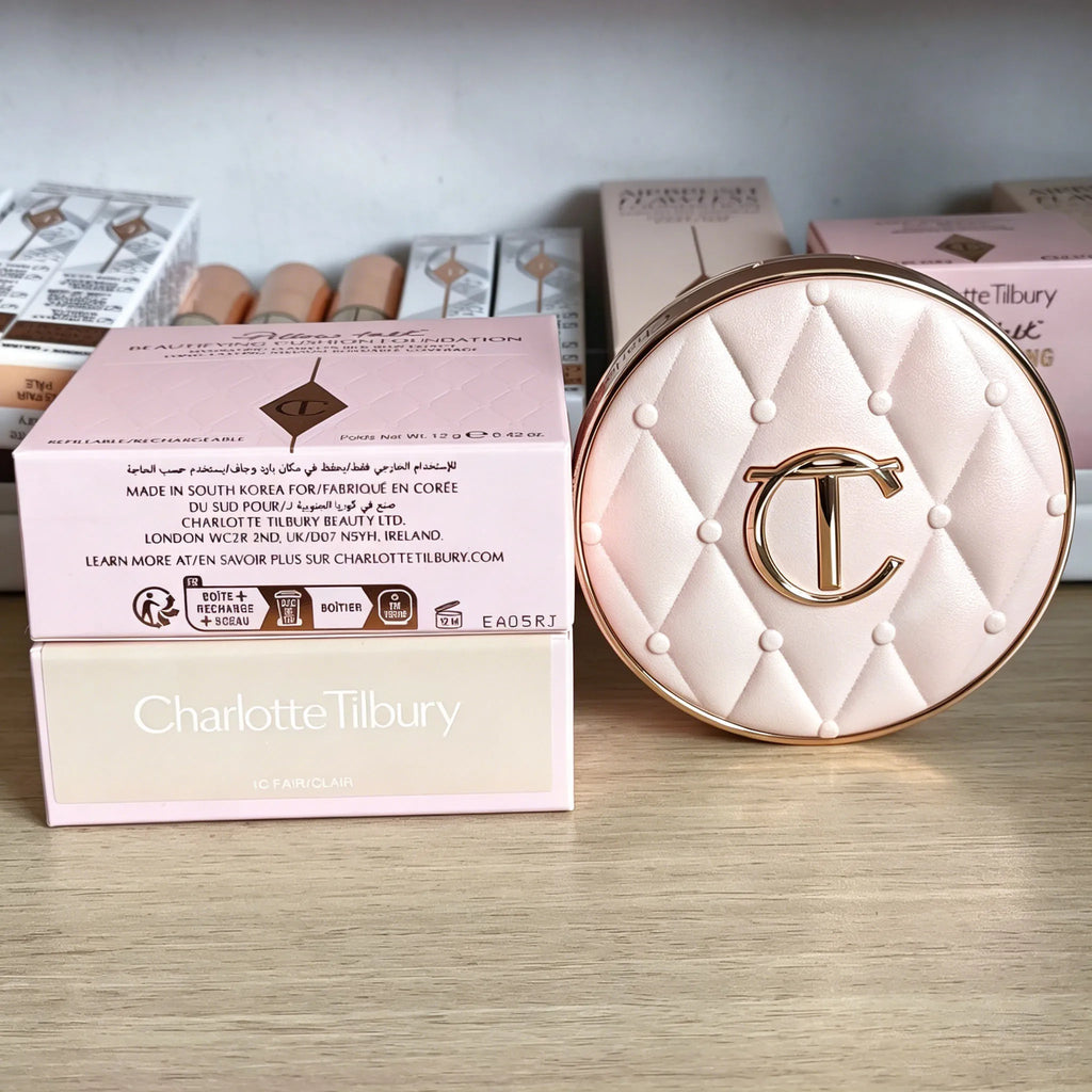 Charlotte Tilbury CT Base Makeup Cushion By The Pillow Correttore a lunga tenuta, fondotinta cushion liscio, leggero e idratante