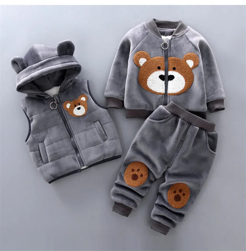 Set di abbigliamento invernale per bambini, autunnale, per maschi e femmine, tute calde e spesse, maglione con cappuccio, simpatico orsetto dei cartoni animati, completo tre pezzi per bambini da 0 a 4 anni