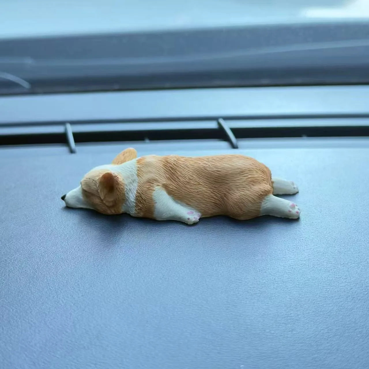 Accessori per giocattoli per cani da cruscotto per auto Decora squisiti mini ornamenti per bambole in resina Corgi Interni auto Decorazioni regalo per cuccioli carini