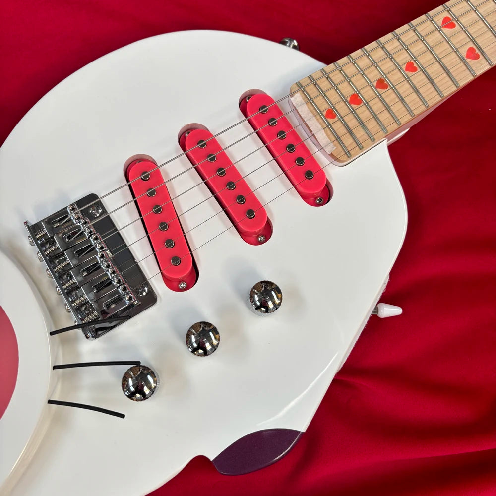 Chitarra elettrica White Cat con hardware di alta qualità, tasti scorrevoli, accordatura stabile, manico confortevole, suono bilanciato
