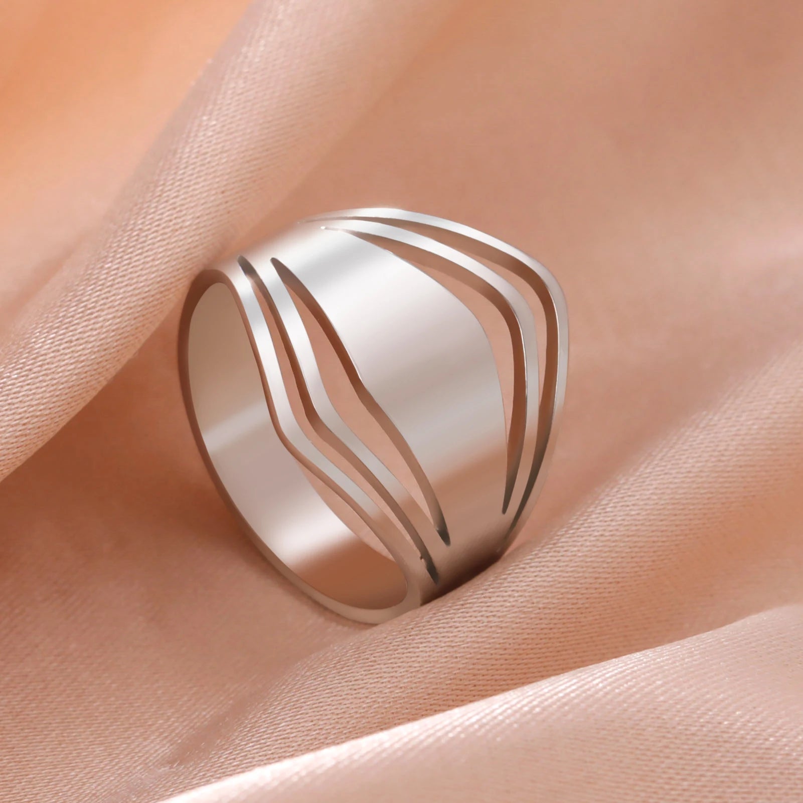 Skyrim Anello da donna in acciaio inossidabile Semplice cuore Farfalla Fasi lunari Anelli da dito geometrici Regalo di nozze per l'amante Commercio all'ingrosso