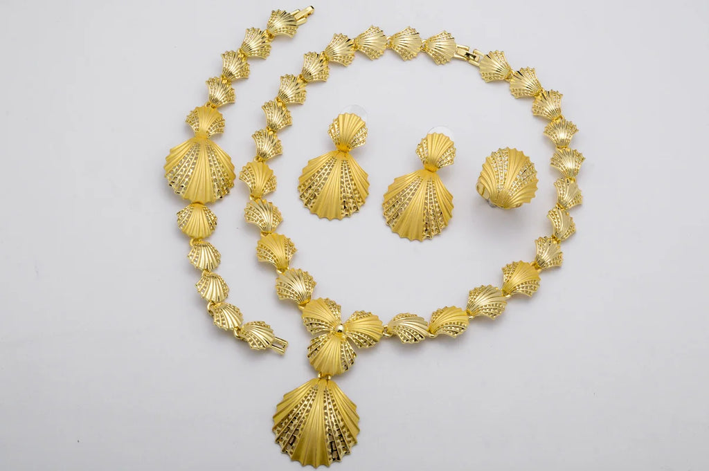 Set Gioielli Conchiglia Donna - Orecchini Collana Bracciale Anello Placcato Oro