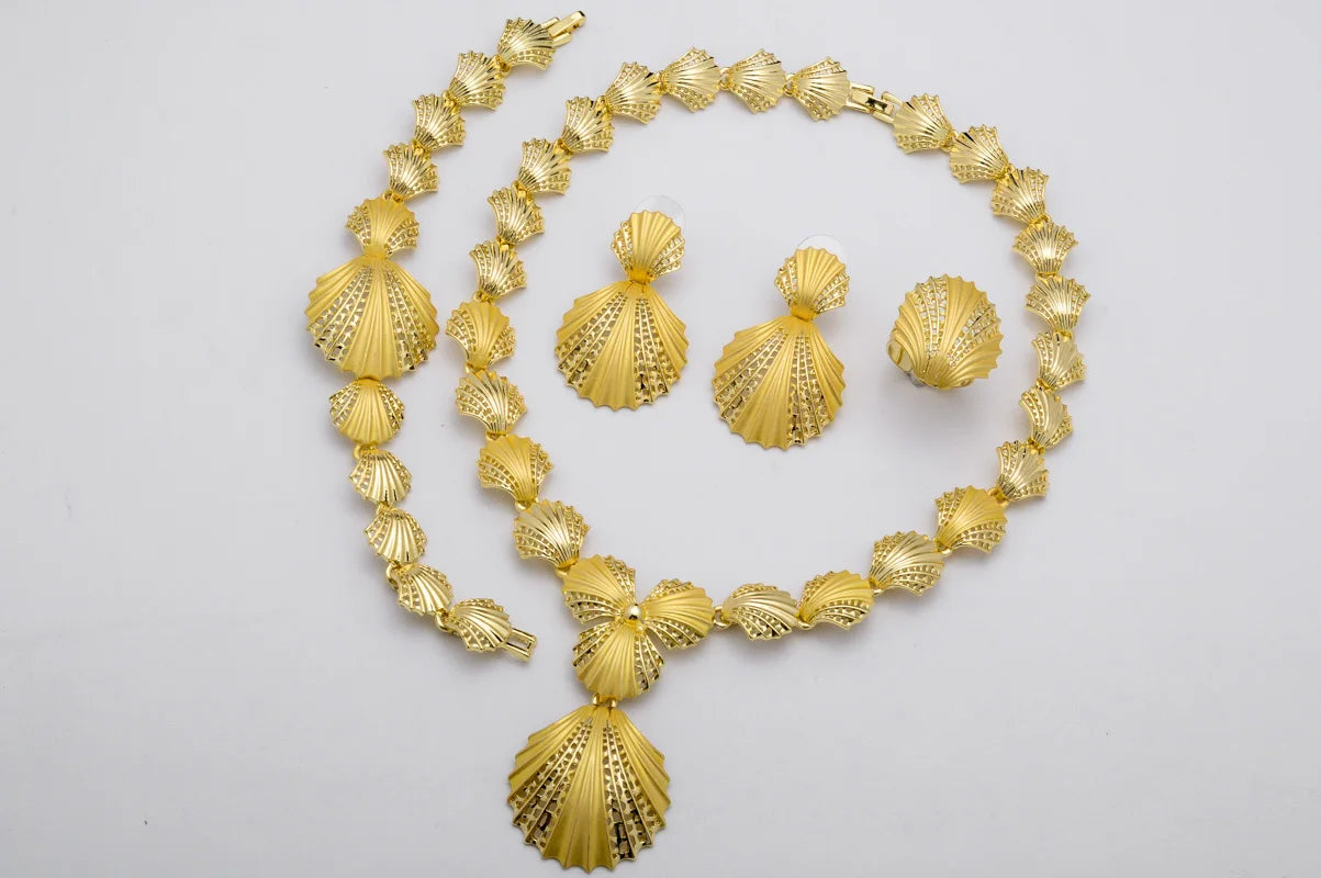 Set Gioielli Conchiglia Donna - Orecchini Collana Bracciale Anello Placcato Oro