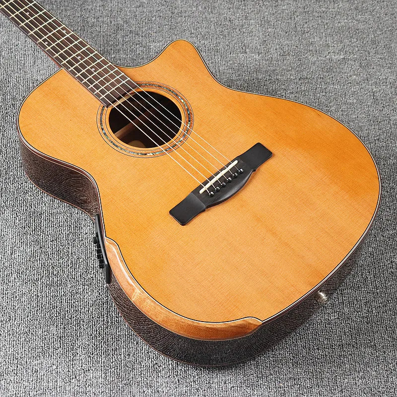 Chitarra acustica elettrica da 40 pollici a 6 corde Colore naturale Colore marrone Chitarra folk di alta qualità con parte superiore in legno massello di abete rosso