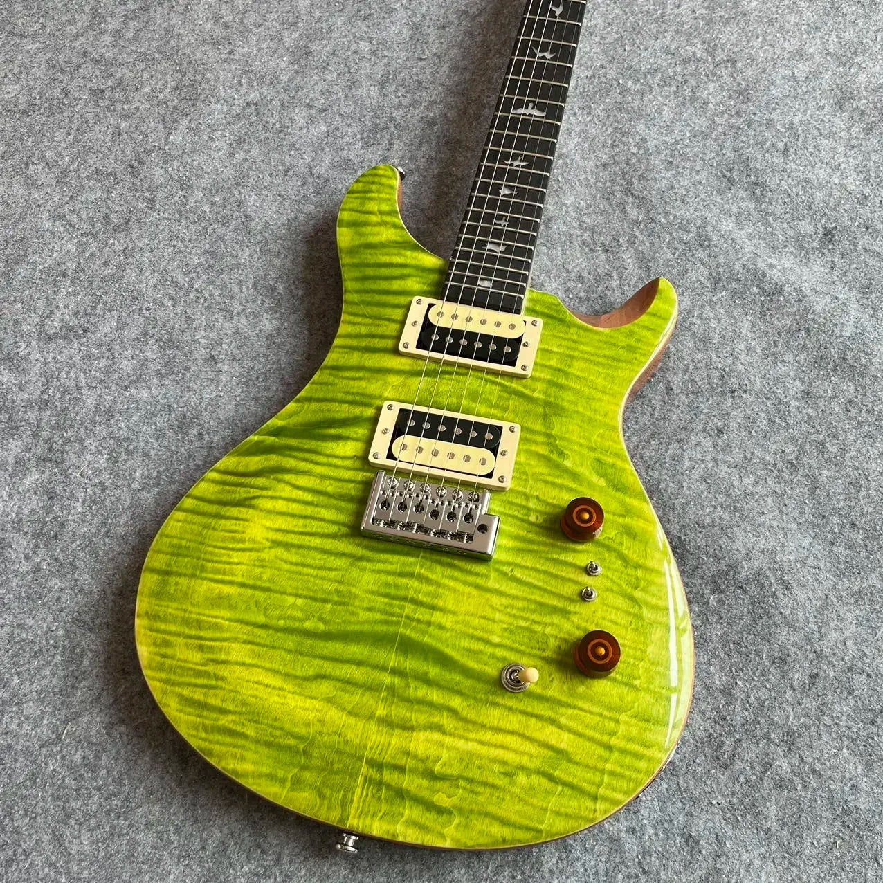 Chitarra Elettrica PRS in Mogano con Spedizione Rapida, Timbro e Sensibilità Eccellenti