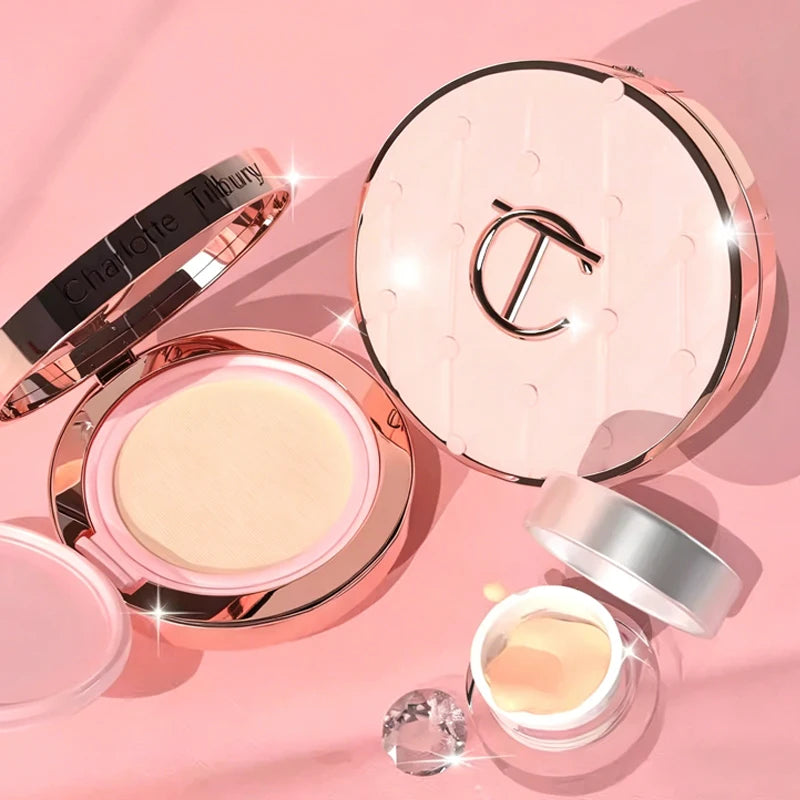 Charlotte Tilbury CT Base Makeup Cushion By The Pillow Correttore a lunga tenuta, fondotinta cushion liscio, leggero e idratante